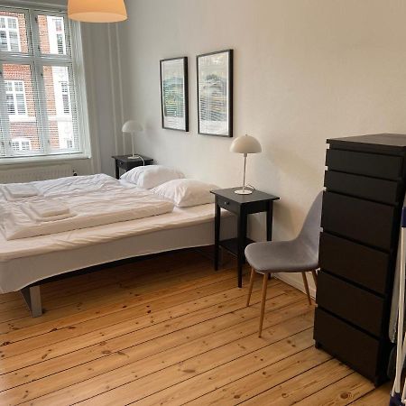 Bright 2-Bedroom Apartment In Elegant Osterbro Copenaghen Esterno foto