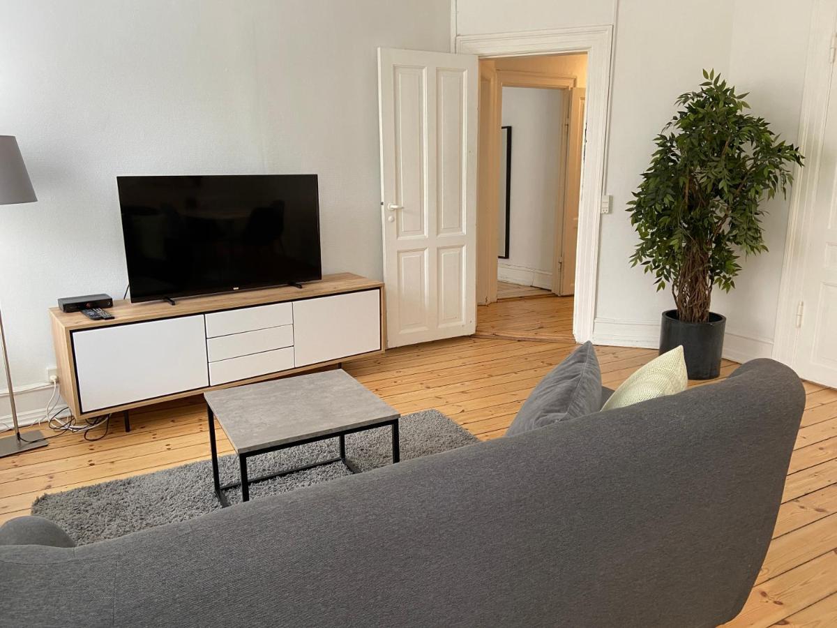 Bright 2-Bedroom Apartment In Elegant Osterbro Copenaghen Esterno foto