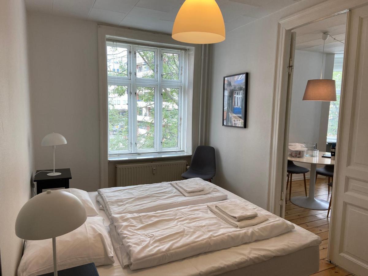 Bright 2-Bedroom Apartment In Elegant Osterbro Copenaghen Esterno foto